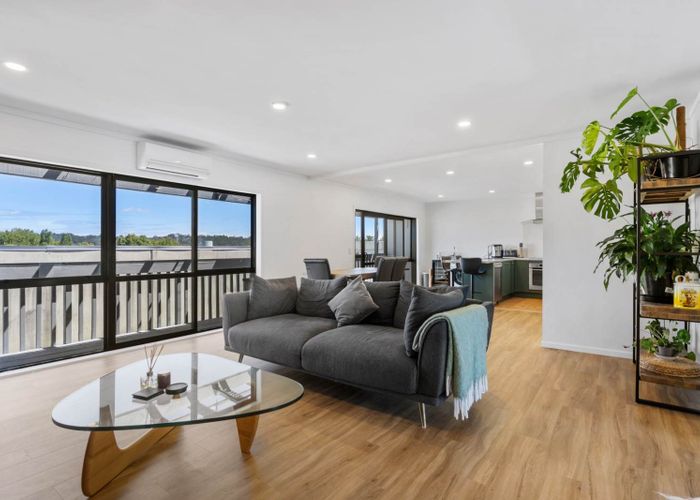 at 15/18 Airborne Road, Albany, North Shore City, Auckland