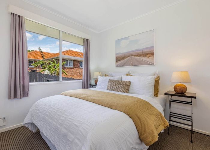  at 4/213 Penrose Road, Mount Wellington, Auckland