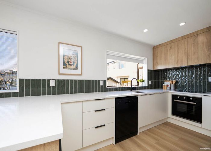  at 2/18 Binsted Road, New Lynn, Waitakere City, Auckland