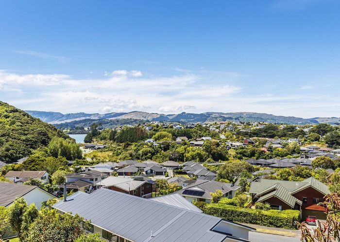  at 22 Shackle lane, Whitby, Porirua, Wellington