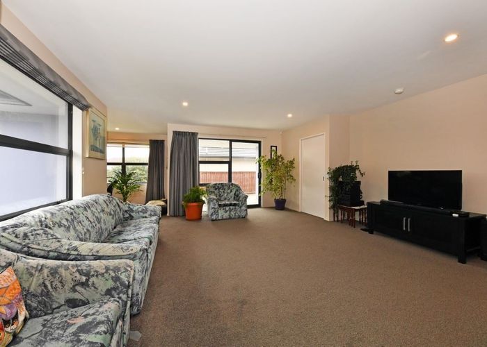  at 2/36 Reginald Street, Burwood, Christchurch