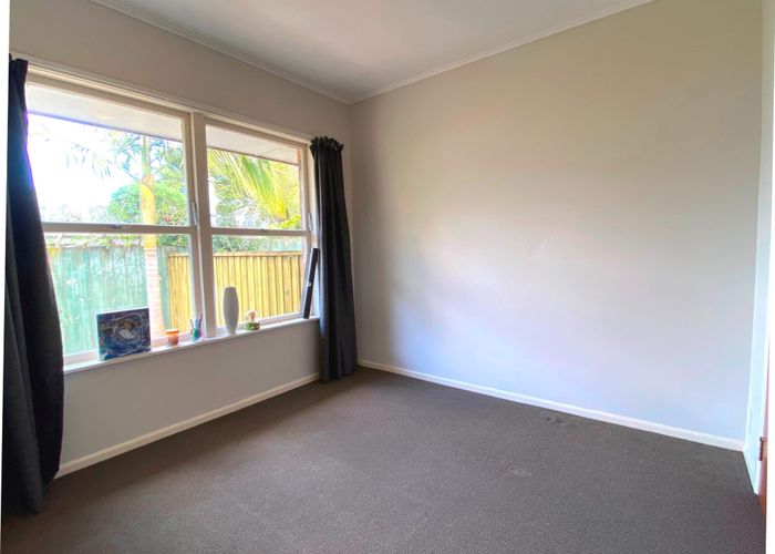  at 2/2 Northwick Place, Hillcrest, Auckland
