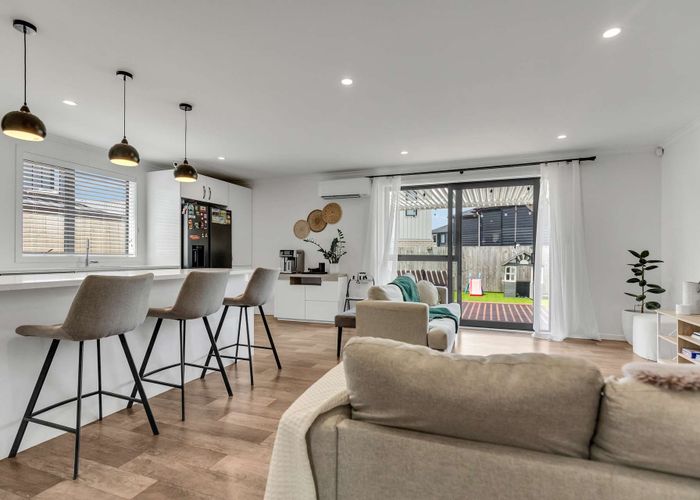  at 2/62 Cabourne Drive, Glenview, Hamilton