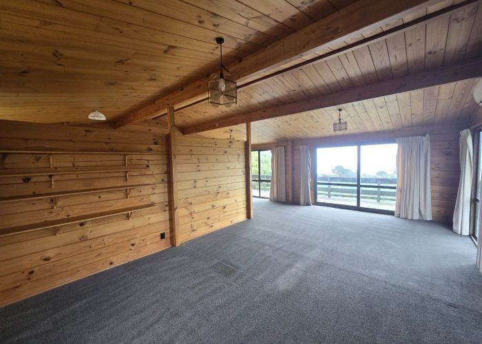  at 10 Mervyn Place, Plimmerton, Porirua
