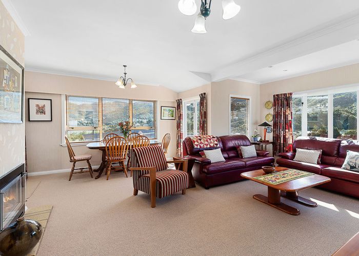  at 16 Aplin Terrace, Ngaio, Wellington