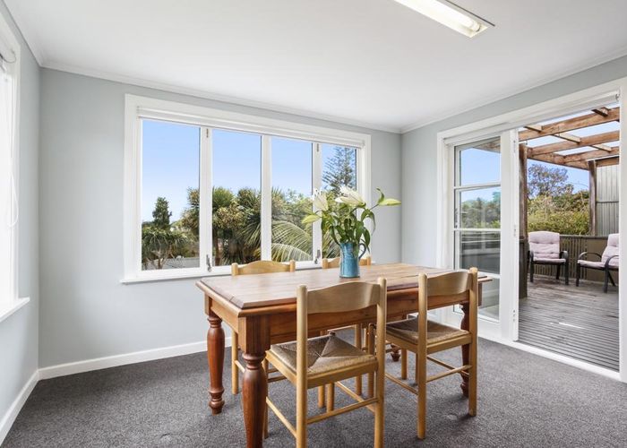  at 32 Evans Road, Glen Eden, Auckland