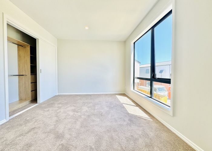  at 2/287 Massey Road, Mangere East, Manukau City, Auckland