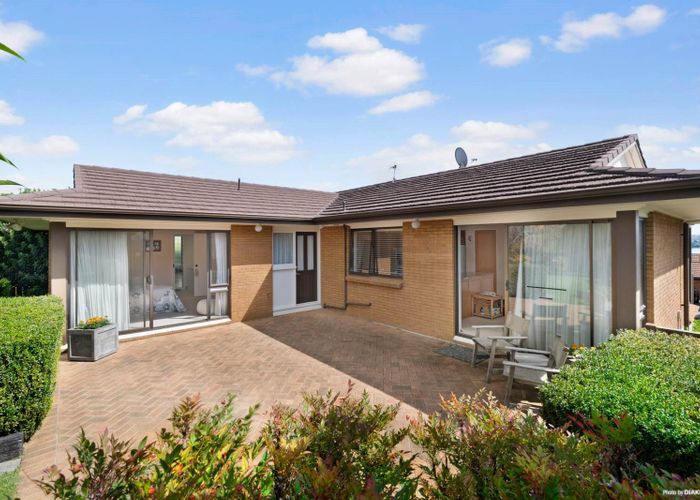  at 4 Essington Place, Half Moon Bay, Auckland