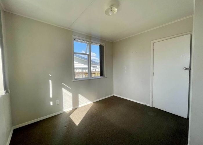  at 76 Swaffield Road, Papatoetoe, Auckland