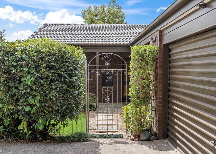 at 6 Baronie Court, Half Moon Bay, Manukau City, Auckland