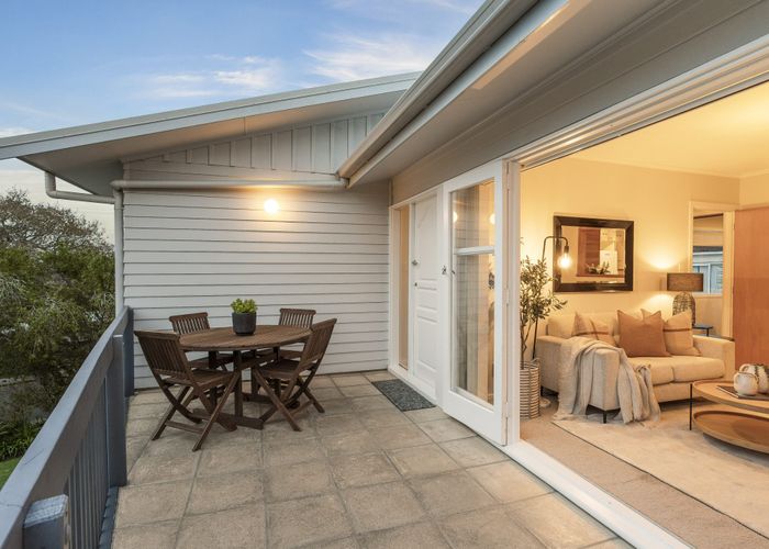  at 12 Alton Avenue, Hillcrest, Auckland