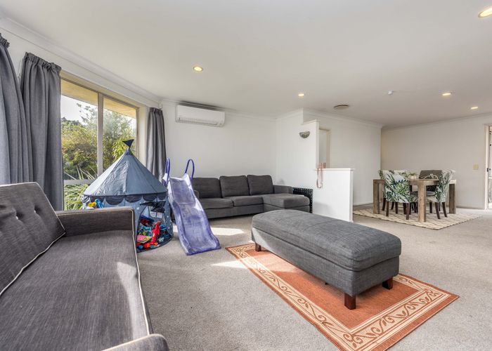  at 5 Kasia Close, Massey, Auckland