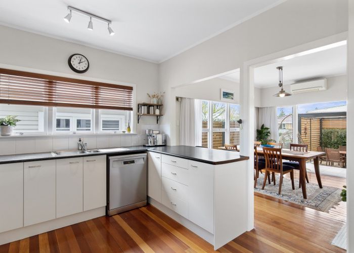  at 18 Mcnicol Street, Fairfield, Hamilton