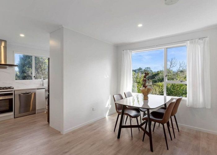 at 38 Sunline Avenue, Massey, Waitakere City, Auckland