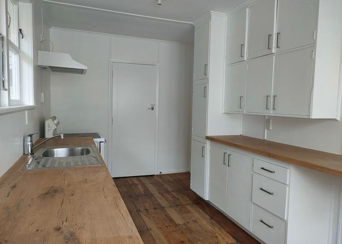  at 382 George Street, Stokes Valley, Lower Hutt, Wellington