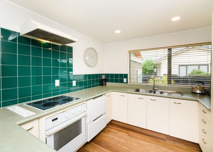 at 42 Dalfield Place, Highbury, Palmerston North