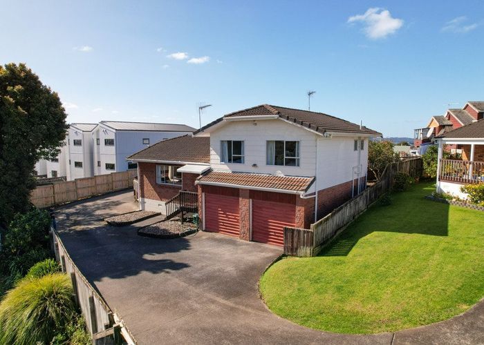  at 1/8 White Heron Drive, Massey, Waitakere City, Auckland
