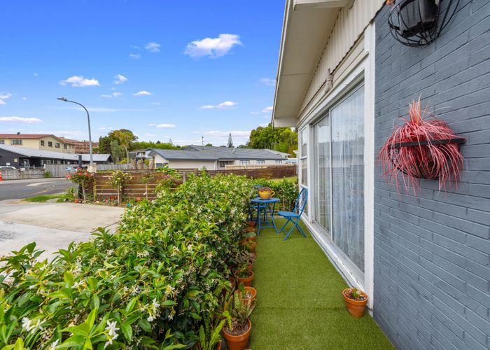  at 18 Tara Road, Henderson, Auckland