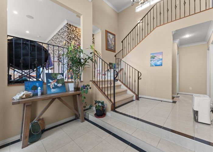  at 8 Ridge Valley Drive, Browns Bay, North Shore City, Auckland