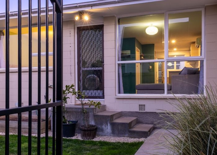  at 2/97 Champion Street, Edgeware, Christchurch City, Canterbury