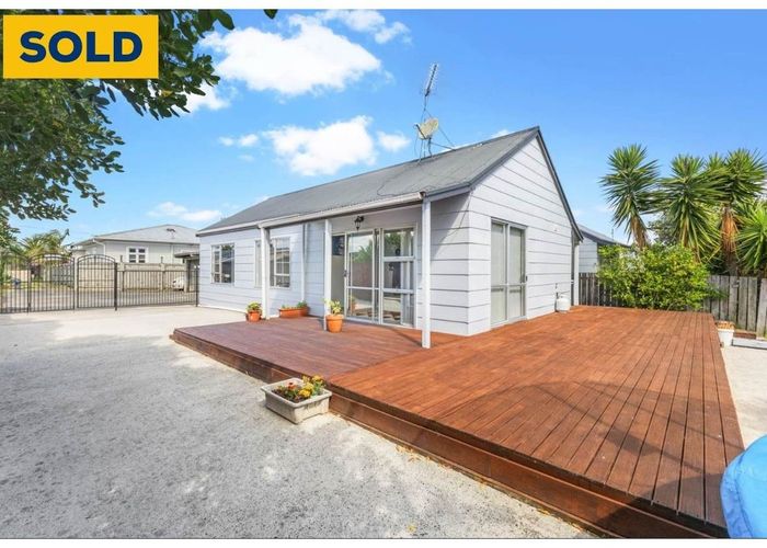  at 1/63 Kenderdine Road, Papatoetoe, Auckland