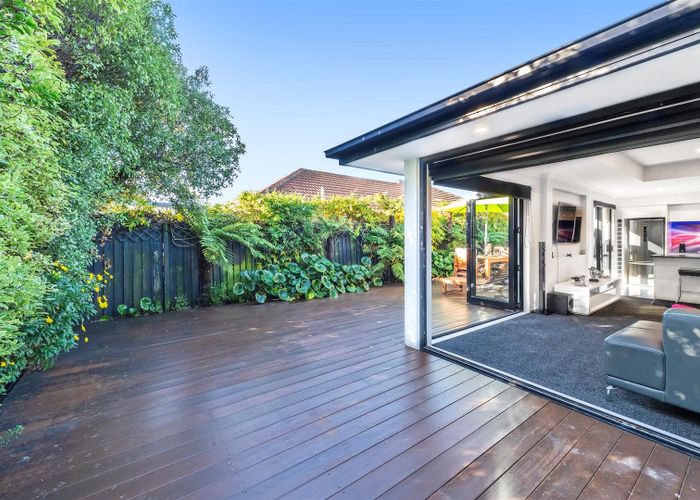  at 1/11 Teal Close, Woolston, Christchurch City, Canterbury