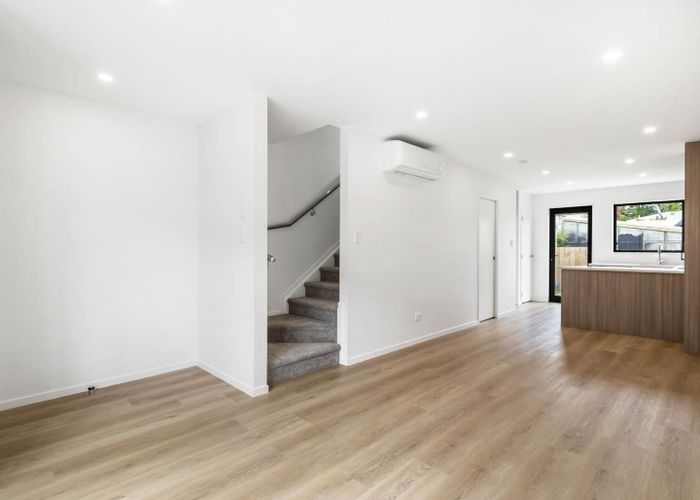  at 5/94 Godley Road, Green Bay, Waitakere City, Auckland
