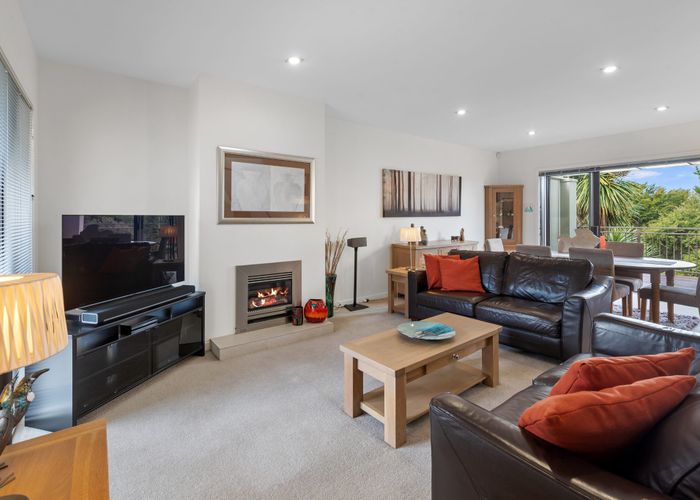  at 86 Naples Way, Albany, North Shore City, Auckland