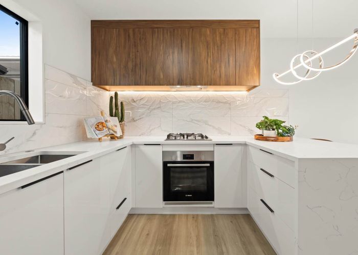  at 84C Botany Road, Botany Downs, Manukau City, Auckland