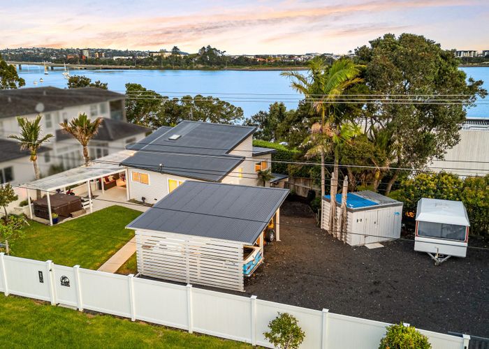  at 67 Ferry Parade, Herald Island, Auckland