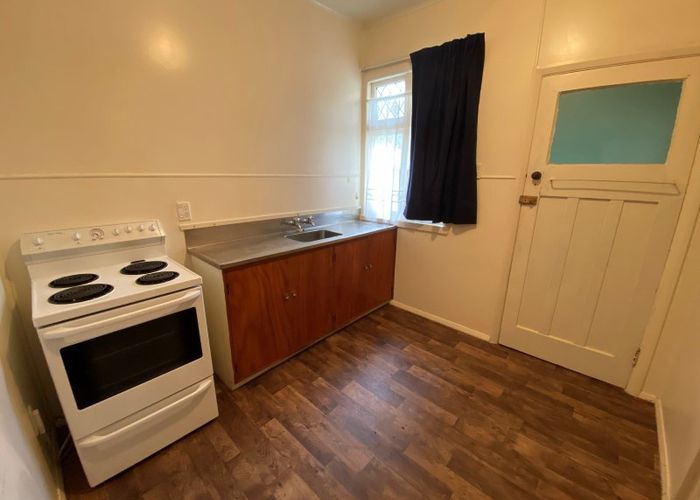  at 2/30 Worcester Street, West End, Palmerston North, Manawatu / Whanganui