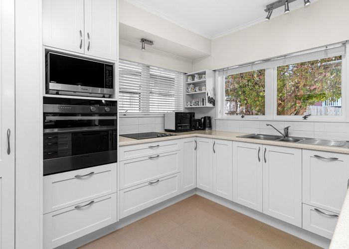  at 2/1 Purchas Road, Hauraki, Auckland
