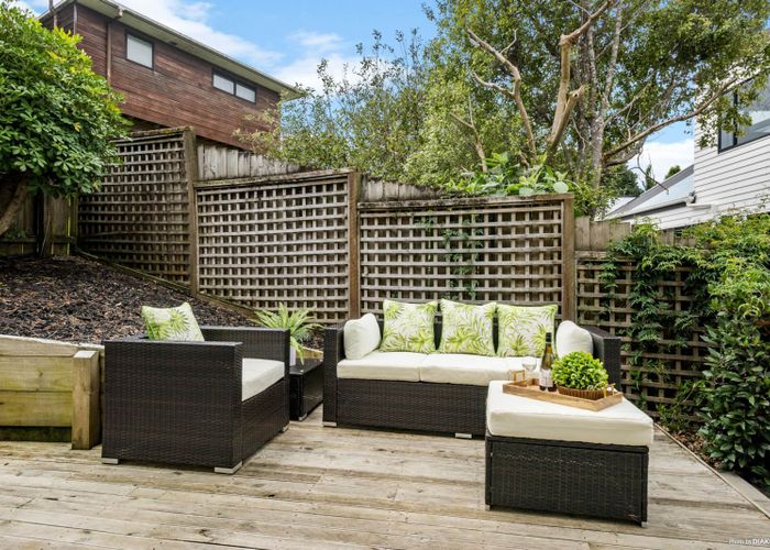  at 1/53 Topliss Drive, Northcross, Auckland