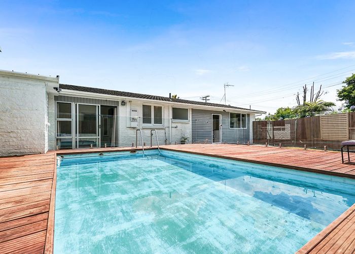  at 12 De Vere Crescent, Chartwell, Hamilton