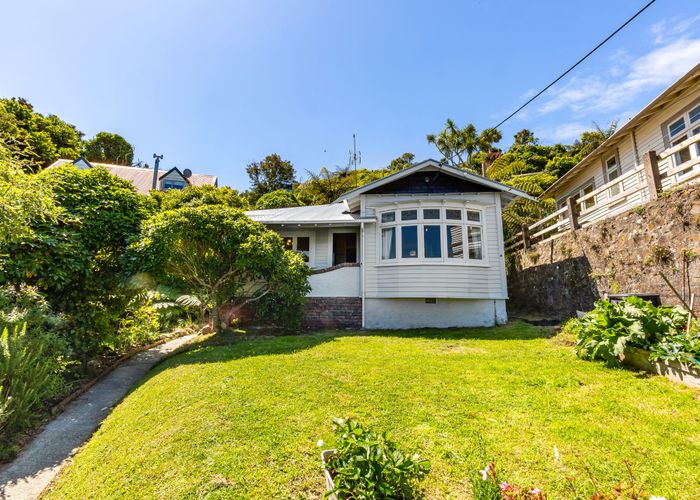  at 42 Pembroke Road, Northland, Wellington