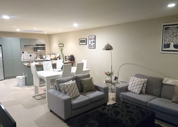  at 5 Bunker Rise, Golflands, Auckland