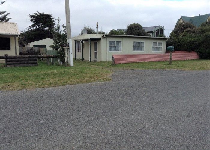  at 5 Tawhiti Street, Hokio Beach, Horowhenua, Manawatu / Whanganui