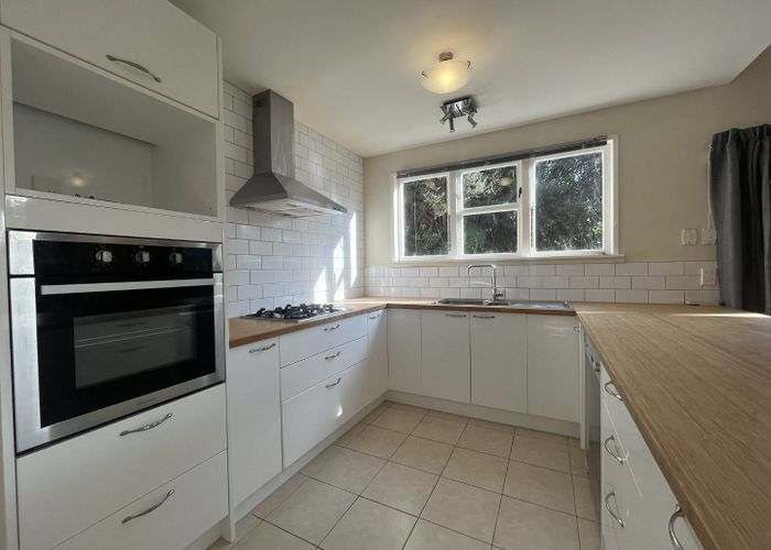  at 82 Moeraki Road, Maoribank, Upper Hutt, Wellington