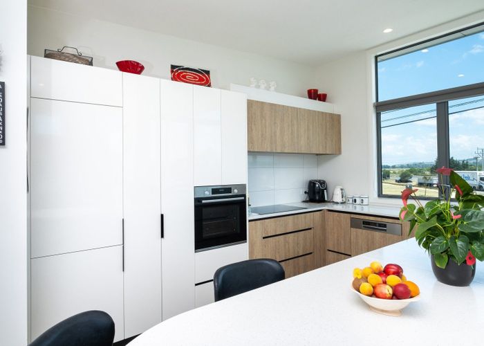  at 82B Meeanee Quay, Westshore, Napier