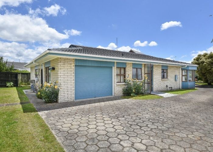  at 8 Carnot Street, Glenholme, Rotorua