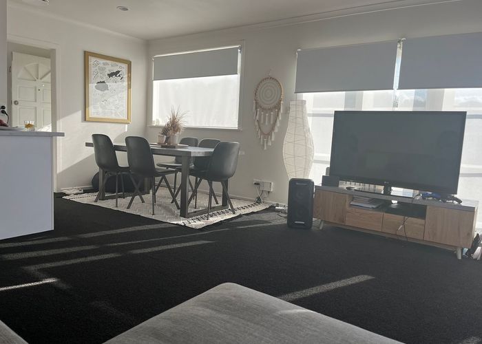  at 18 Beverly Place, New Lynn, Waitakere City, Auckland