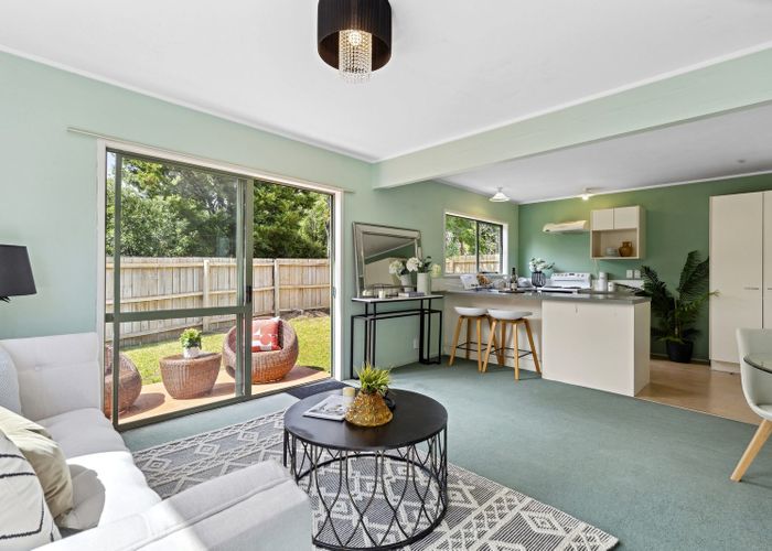  at 19 Caspian Close, New Lynn, Auckland
