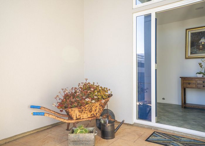  at 12 Pendennis Point, Camborne, Porirua