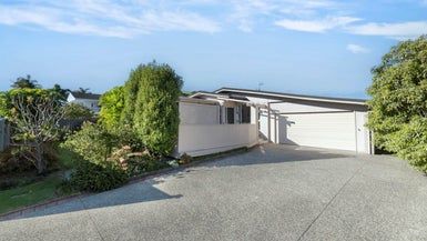  at 32 Fielding Crescent, Farm Cove, Auckland
