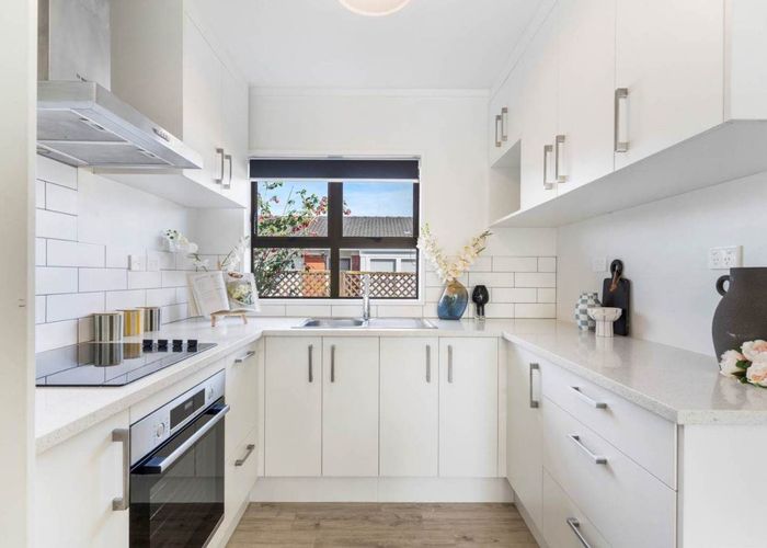  at 2/282 Shirley Road, Papatoetoe, Auckland