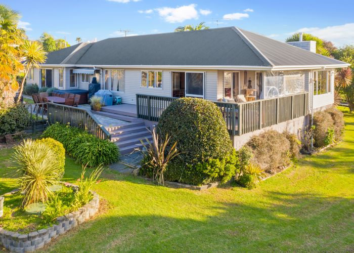  at 327 Amreins Road, Henderson