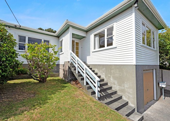  at 21 Firth Terrace, Karori, Wellington