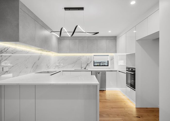  at 5 Glendhu Road, Bayview, North Shore City, Auckland