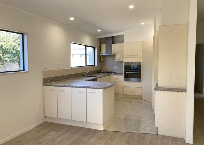  at 10 Gulliver Place, Conifer Grove, Takanini