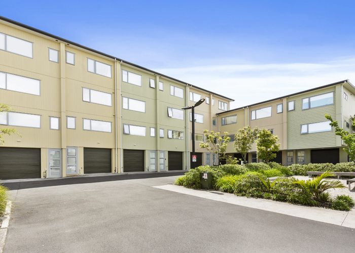  at 5/11 Ray Small Drive, Papakura, Papakura, Auckland